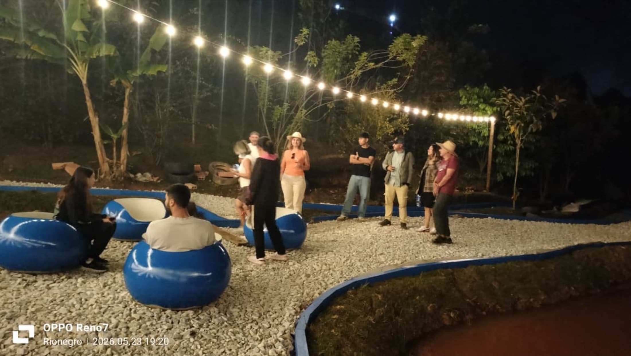 Noche alrededor del fogatero