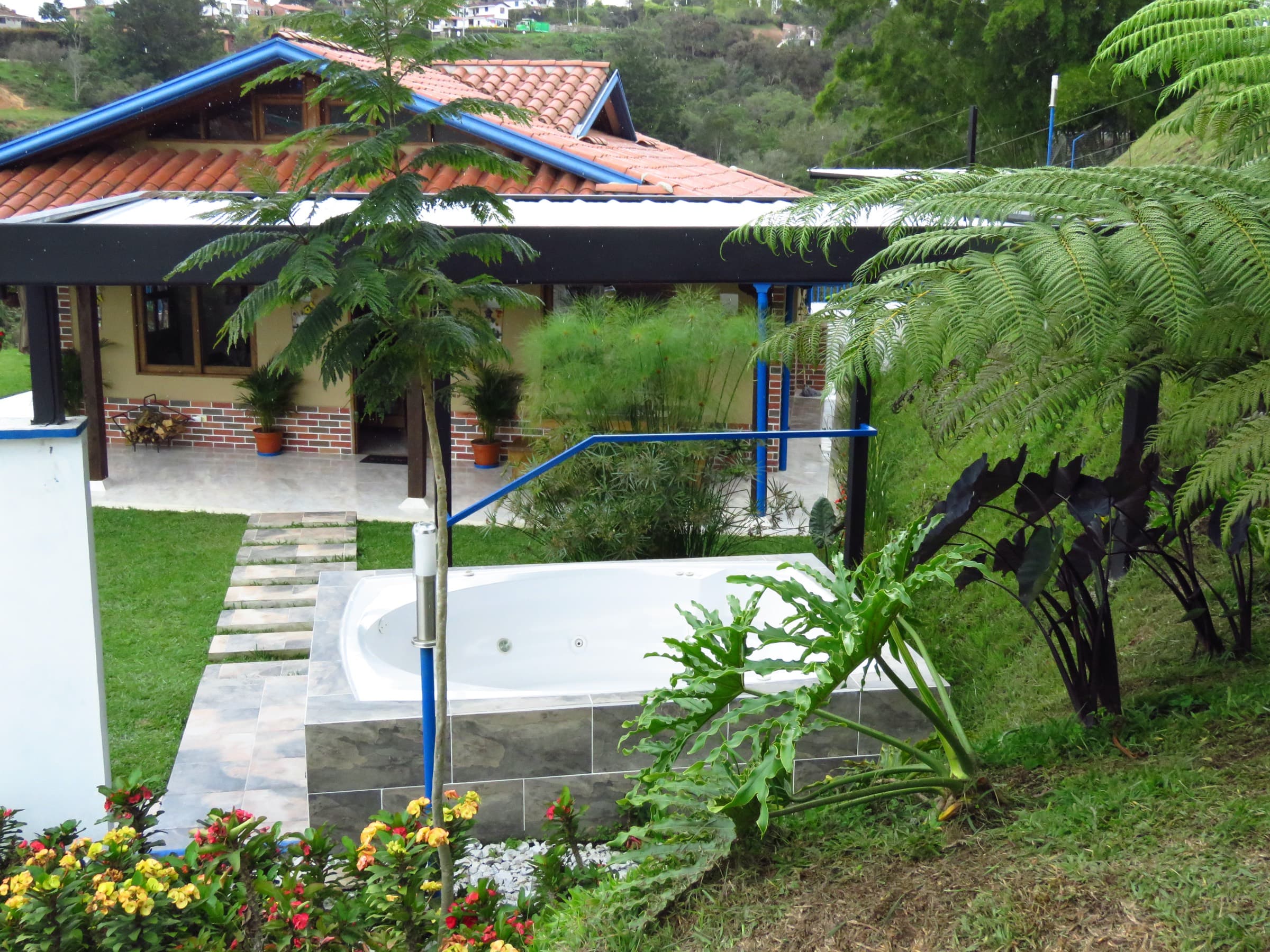 Casa y jacuzzi para la tarde de descanso